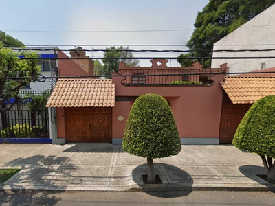 Increíble Casa Con Jardín En Coyoacán. Oportunidad De Remate Bancario.