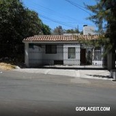 En Venta, CASA EN ZONA PRIVADA CON VISTA AL BOSQUE. LAS ÁGUILAS., Las Aguilas - 2 baños