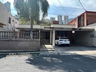 CASA EN VENTA CUMBRES