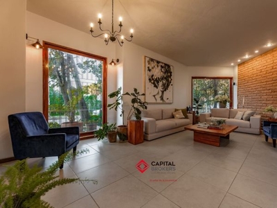 Casa en venta de Lujo Bugambilias zona Sur