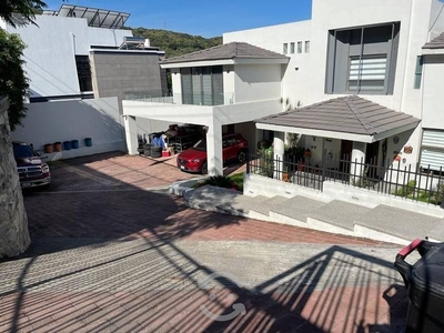 CASA EN VENTA LAS CAÑADAS