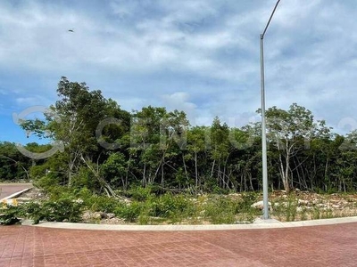 Terreno en venta en Vía Cumbres, Cancún