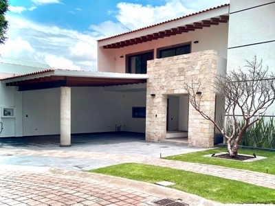 VENTA CASA A ESTRENAR EN PUERTA DE HIERRO PUEBLA CAS 2100 PC/CG