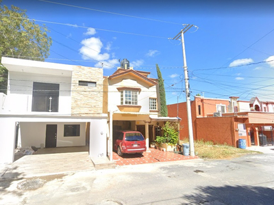 Casa En Remate Bancario En Las Alamedas, Linares, Nuevo León. -jmjc1