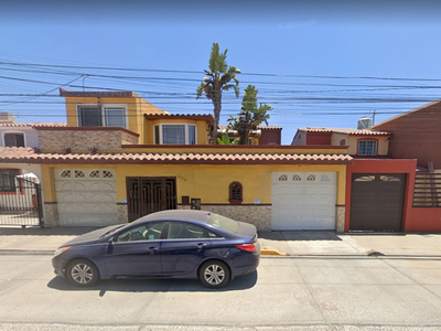 Casa En Remate Bancario En Las Huertas, Vista Hermosa, Ensenada, Baja California -ngc