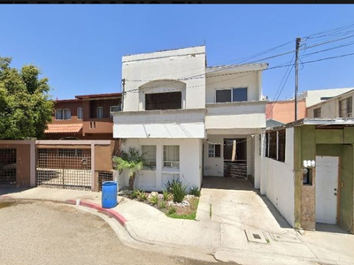 Casa En Remate Bancario En Privada De Los Alamos, Ensenada, Baja California -ngc