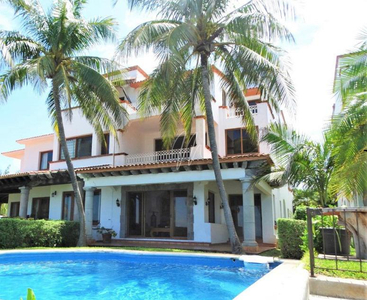Casa En Venta En Cancun, Las Quintas Zona Hotelera