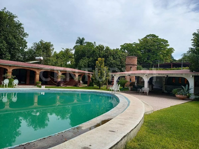 Casa En Venta, Estilo Colonial Mexicano , Centro De Xochitepec, Morelos