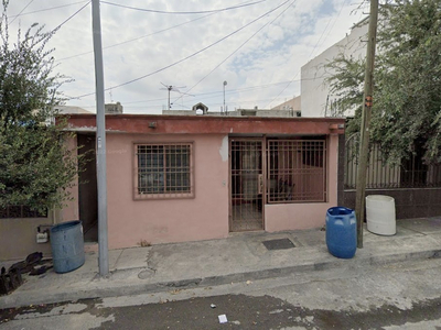 Encantadora Casa En Venta En Valle De Infonavit, Monterrey, Nuevo León.