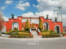 ¡Descubre esta encantadora casa en renta ubicada en el Fraccionamiento Real Santa Clara, Lerma, Estado de México!
