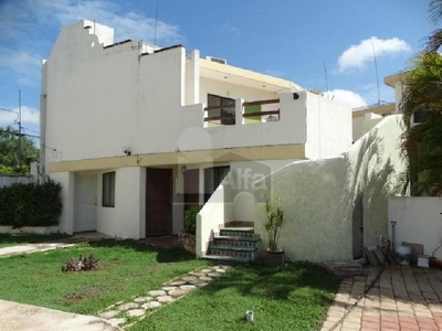 Casa en venta en esquina en Mérida, Yuc. col.García Ginerés