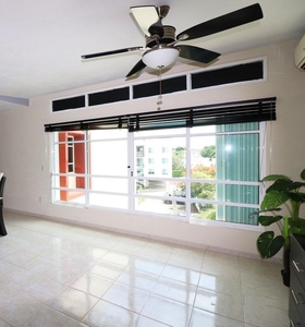 Departamento Penthouse en Venta de 2 Recamaras Roof Top Jacuzzi en Supermanzana 44, Cancun.