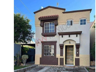 Hermosa casa en Venta en URBIQUINTA DE CEDRO