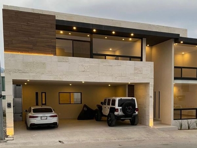 Hermosa casa nueva Fracc privado en El Faisan, Santiago, Nuevo León