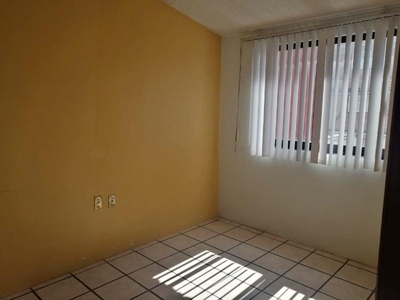 SE RENTA DEPARTAMENTO EN 8 CEDROS