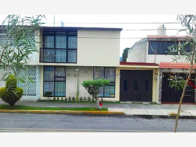 Casa en renta Avenida José María Morelos Y Pavón 706b, Barrio San Sebastián, Toluca, México, 50150, Mex