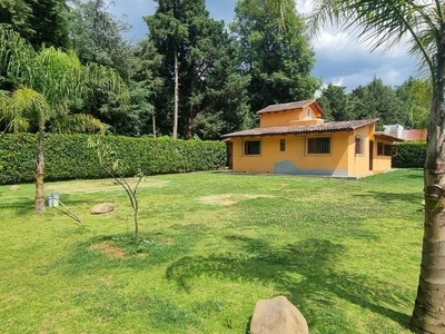 Casa en renta Calle Ruta Del Bosque 7, Avándaro, Valle De Bravo, México, 51200, Mex