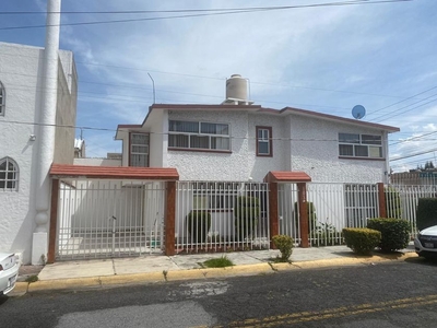Casa en venta Calle Moctezuma 827, Barrio Coaxustenco, Metepec, México, 52140, Mex