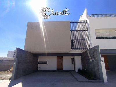 Casa en privada Residencial Forja Real / Fuerte Ventura 3 recámaras, 4 wc, hall de tv, roof garden