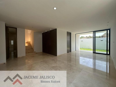 Casa en Venta Zapopan Coto La Toscana ZONA VALLE REAL