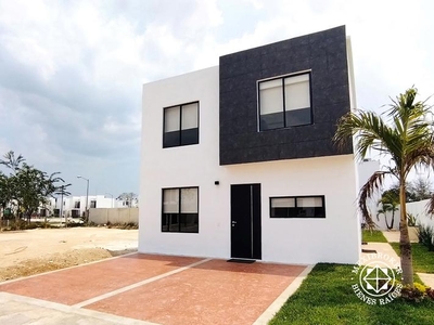 Casa nueva en privada al norte de Mérida