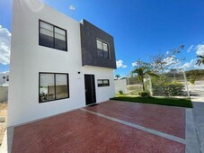 casa en venta en mérida, privada con piscina y amenidades. créditos bancarios y fovissste