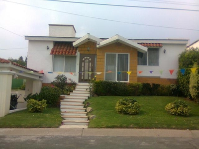 Bonita casa en Lomas de Cocoyoc, buen...