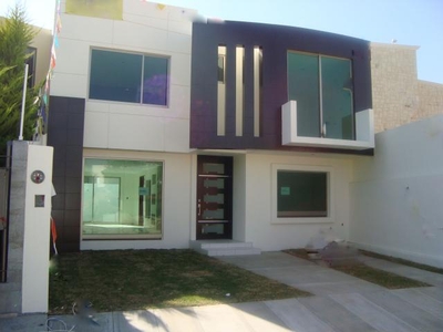 CASA EN VENTA MINIMALISTA EN LA MORALEJA