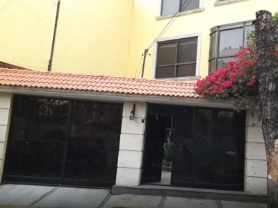 Renta de Casa - BEJERO DEL PUEBLO DE SANTA FE - ALVARO OBREGÓN - 3 habitaciones - 211 m2