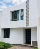 3 cuartos, 106 m vendo bonita casa en fracc cumbres de la pradera en leon