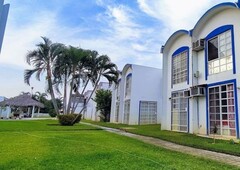 casa en venta con alberca fraccionamiento privado