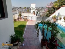 CASA EN VENTA, 5 RECÁMARAS, FRACCIONAMIENTO CLUB DE GOLF CUERNAVACA. OMC-0142