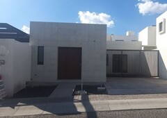 CASA EN VENTA DE 1 NIVEL EN EL REFUGIO, QUERÉTARO