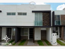 casa en venta en san isidro juriquilla