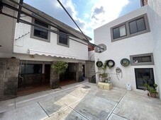 Casa sola en venta en lomas de la selva