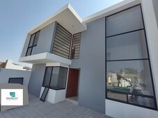 casas en venta - 250m2 - 4 recámaras - juriquilla - 5,000,000