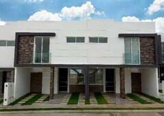 excelente casa en venta, en conjunto privado, en san isidro juriquilla, querétaro crux 007 004