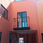 Linda Casa en Villas de Santiago, 3 Niveles, Gran Ubicación, de Oportunidad !!