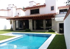 Preciosa casa estilo Cuernavaca, en Palmira, vigilancia!!!