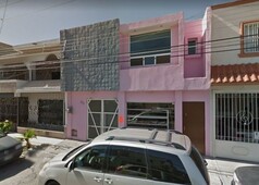 Casa habitacio de dos niveles en Torreon, Remate bancario. NO creditos.