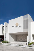 HURBAN vende moderna casa a estrenar con acabados de lujo.