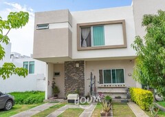 venta de casa en bosques vallarta, zapopan id v88212