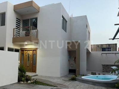 CASA EN VENTA EN COL. PETROLERA, TAMPICO