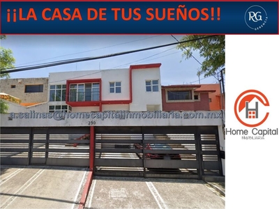 Casa en venta Peñón Grande 250, Lomas De Valle Dorado, Tlalnepantla De Baz, Estado De México, México