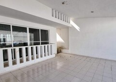 Casa de 6 habitaciones en renta para oficinas en Monte Alban, Mérida