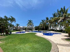 Casa en venta con terraza grande muy cerca de la playa en Mazatlán