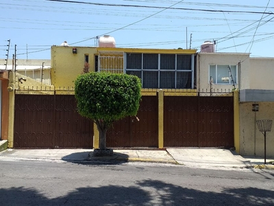 Casa en renta Colina De La Gacela 12, Satélite, Fraccionamiento Boulevares, Naucalpan De Juárez, México, 53140, Mex