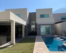 Doomos. Casa en Venta en Carretera Nacional, Bosques de Valle Alto $14,950,000