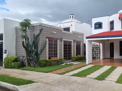 Casa en Renta Totalmente Amueblada 4 Recamaras Alberca en Gran Santa Fé Mérida Yucatán