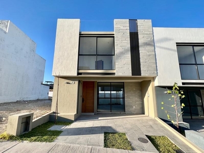 Casas en venta - 115m2 - 3 recámaras - Nuevo México - $4,100,000
